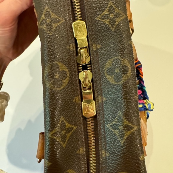 Louis Vuitton Excentri-Cité Handbag - Picture 5 of 16
